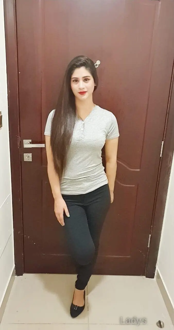 Find Mature Call Girl Services in Aliganj Without Worrying About Anything Else